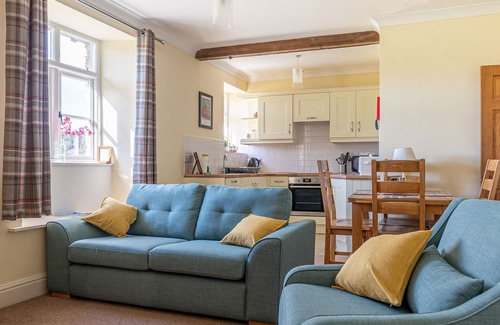 Near Sawrey Apartment | CRUMMOCK, pet friendly, with open fire in Sawrey