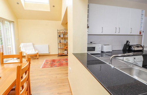 Frodsham Cottage | CRUMMOCK, pet friendly, character holiday cottage in Frodsham