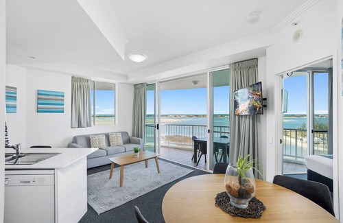 Labrador Apartment | Crystal Bay on the Broadwater