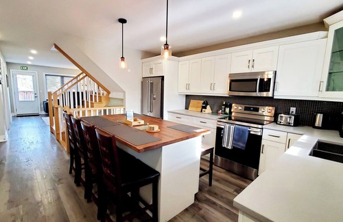 Crystal Beach House | Crystal beach - The Lumos beach Villa, short walk to beach. 3 bedrooms, 2 bath