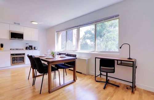 Radnor - Fort Myer Heights Apartment | Crystal City: Prime Location Apt