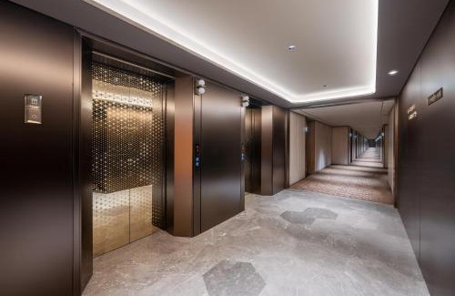 Zhanqiao Hotel | Crystal Hotel Qingdao Badaguan Scenic Area