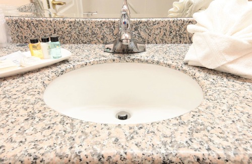 Leduc Hotel | Crystal Star Inn Edmonton Airport