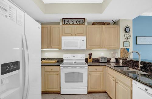 Coffeyville House | Crystal Tower 706