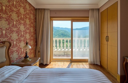 Sang Hotel | Crystal Valley CC - Golden Village
