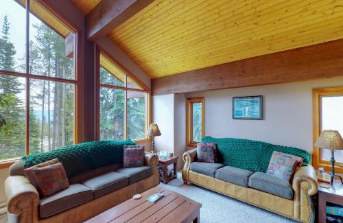 Snow Pine Estates Ski Chalet | Crystal View