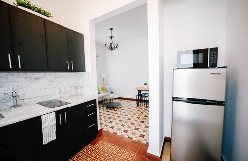 Sagrado Corazon Apartment | CS8- Impressive Original Colonial Architecture w/King Bed & Parking