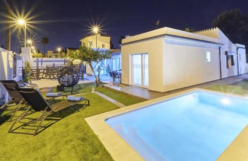Churriana Villa | Cubo's Cozy & Modern Sol de Malaga