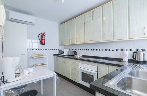 Malaga-Este Apartment | Cubo's Mariana Apartment/air conditioning/free wifi/parking included/close to the beach