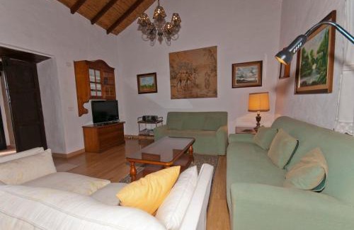 Teror House | Cuevas Morenas