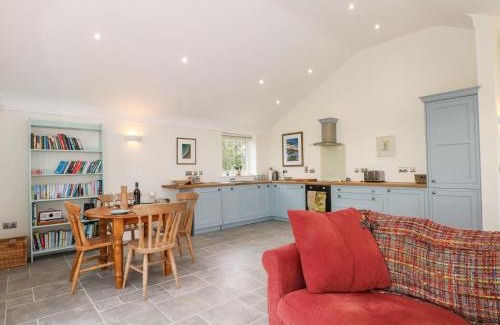 Shocklach House | Curlew