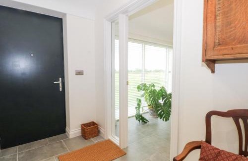 Shocklach House | Curlew