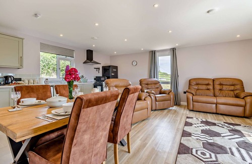 Hereford House | Curlews Rest at Canon Bridge Fishery