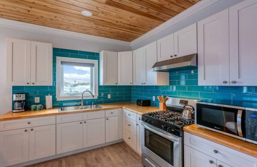 Great Guana Cay Cottage | Curly Tail Cottage - Guana Cay, in the Settlement