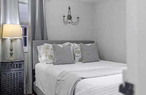 Bradford Cottage | Current Cottage: Waterside 1 Bed 1 Ba Private Pond