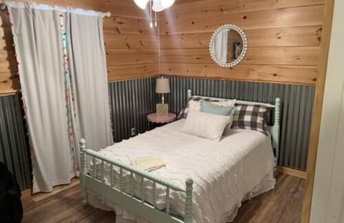 Van Buren House | Current River Getaway