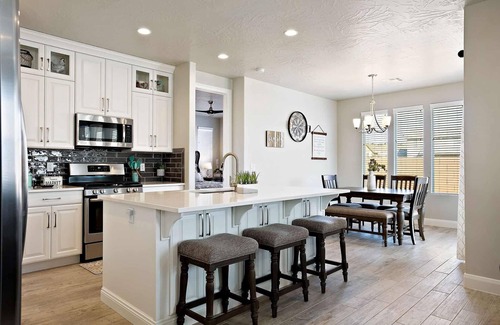 Sienna Hills House | Curtis Ladera RV PAD, Basketball Hoop, Community Pool