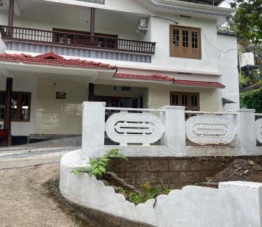 Lakkidi House | Curved Comforts