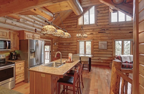 Hermosa House | Custom Black hills log cabin w/views, secluded, 12 miles to MT Rushmore!