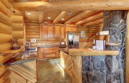 Hermosa Cabin | Custom Black Hills Log Home w/views, Secluded, Only 12 miles to Mt Rushmore!
