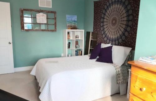 Collingwood House | Custom finished, warm, relaxing room