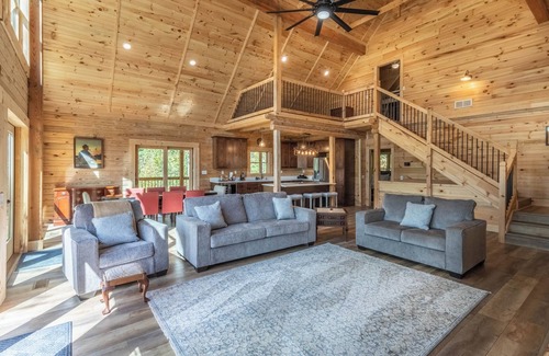 Qualla Cabin | Customer Appreciation Year! Get a free night!