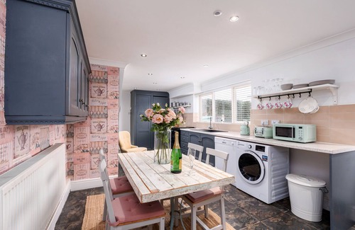 Kirk Sandall Cottage | Cute 2 bedroom cottage on the outskirts of Doncaster