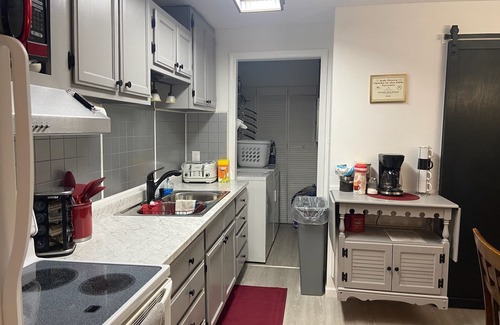 Ash Grove House | Cute 3 bedroom home sleeps up to 11 w/6 beds. Branson & Stockton Lake nearby