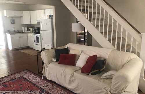 Ladson House | Cute 4br Modern Farmhouse Home+ Large Yard!