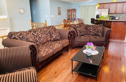 Lakeshore House | Cute and Cozy Belle River Getaway with huge backyard.