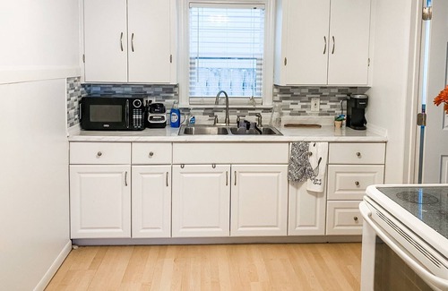 Bailey House | Cute and cozy home just steps from MSU