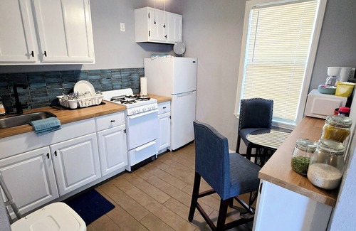 Government Hill Apartment | Cute and Cozy Studio Near Downtown San Antonio