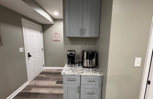 Olathe Apartment | Cute apartment in Downton Olathe