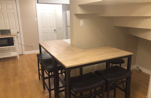 Hochelaga Apartment | Cute appartement close to green subway line in quiet neighborhood.