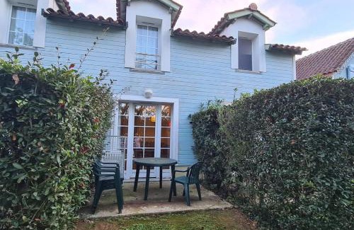 Marciac House | Cute Cottage with Pool at Marciac Lake