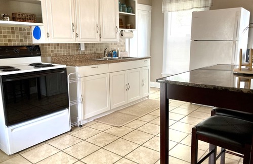 Concord Apartment | Cute & Cozy-Historic & Vibrant Capitol Downtown-private 2 brm apartment