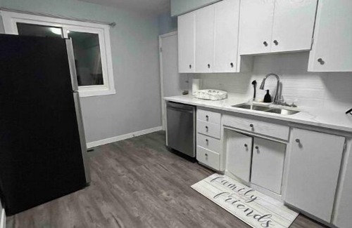Highland Park House | Cute Highland Park(Upper-A-Unit)