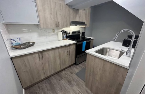 Highland Park House | Cute Highlandpark (Lower A Unit)