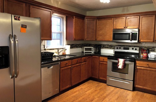 Fayetteville House | Cute house in a central location near cape fear hospital and Fort Liberty.