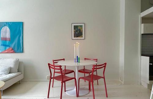 Kallio Apartment | Cute loft by Tram Stop