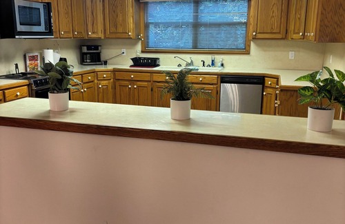Benton House | Cute two bedroom/two bath home heart of Benton.
