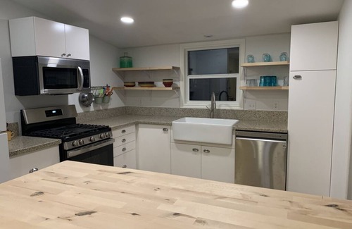 Silverton Cottage | Cute UPDATED cottage - Vintage vibe/modern conveniences!