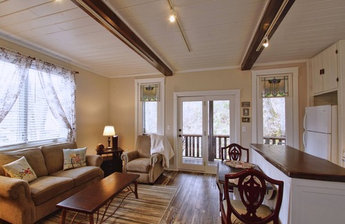 Hamburg Cabin | Cute Well Appointed Cabin, Lake Glenville Access, Close to Cashiers,Pet Friendly