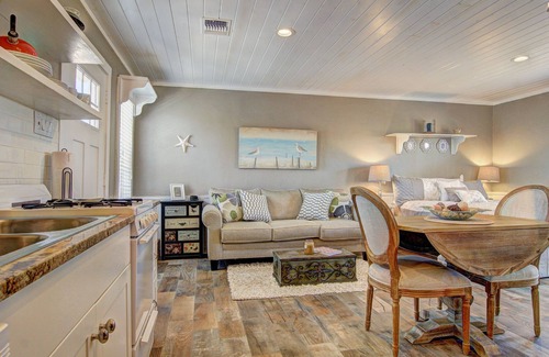 Old Town Cottage | Cutest cottage in all of Port A! Short Walk to the beach!
