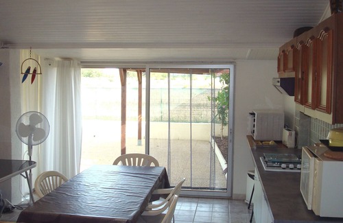 Cuxac-dʼAude Apartment | Cuxac D Aude: Apartment in house with private garden