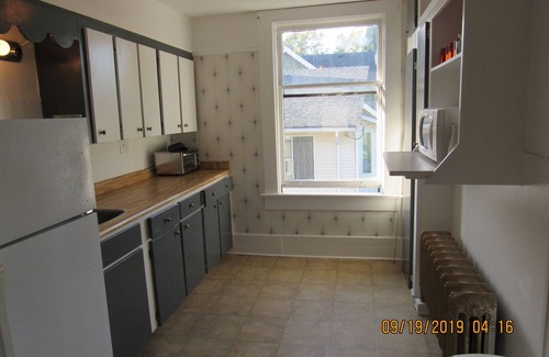 New Westminster House | CVD19 Friendly Queens Park Suites in New West - Suite #3