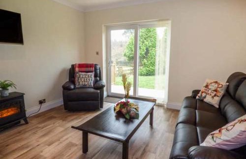 Pontyclun House | Cwm Gran Meadows