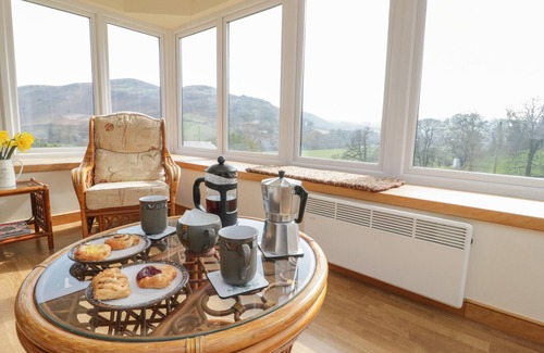 St George Cottage | CWM HEULOG, family friendly, with open fire in Llanfair Talhaiarn