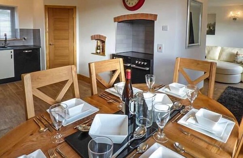 Llandrindod Wells House | CWMCELYN, family friendly, luxury holiday cottage in Rhayader