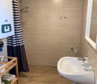Gyomro Apartment | Dália apartman Gyömrő